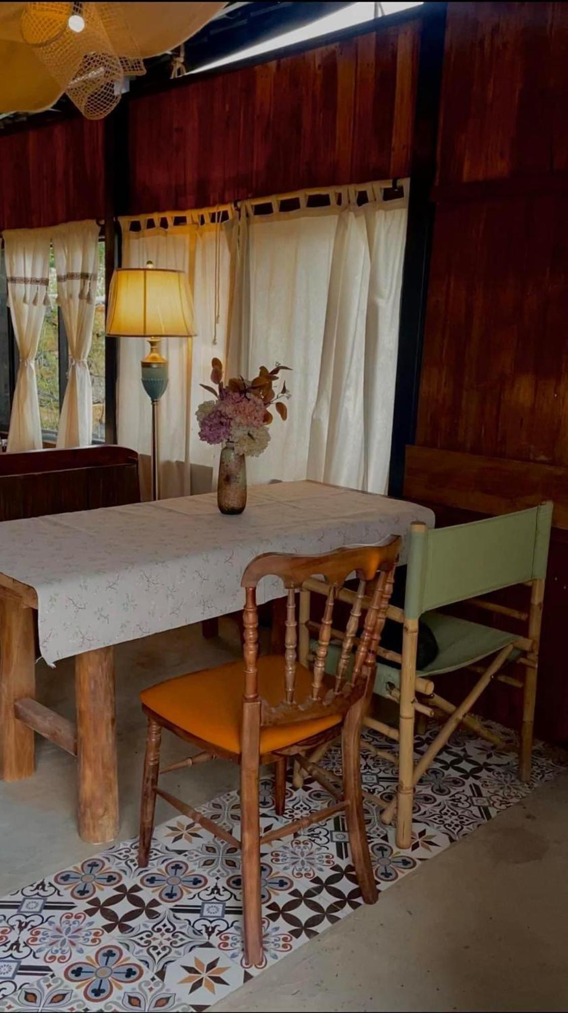 ホテル Retro House モクチャウ エクステリア 写真